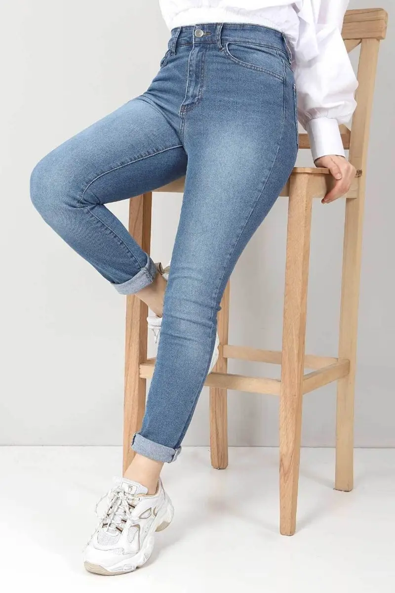 

Женские джинсы-хиджаб светло-голубого цвета