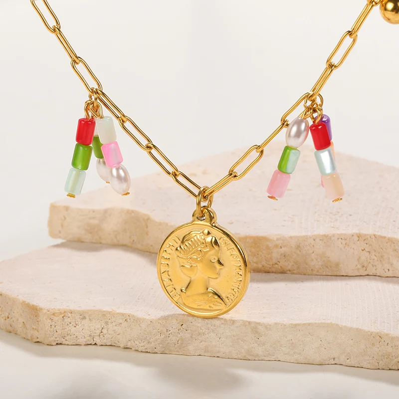 

The Queen Elizabeth II Gold Plated Coins Necklace Memorial Queen Pendant Choker Stainless Steel Chain Jewelry Souvenir Gifts