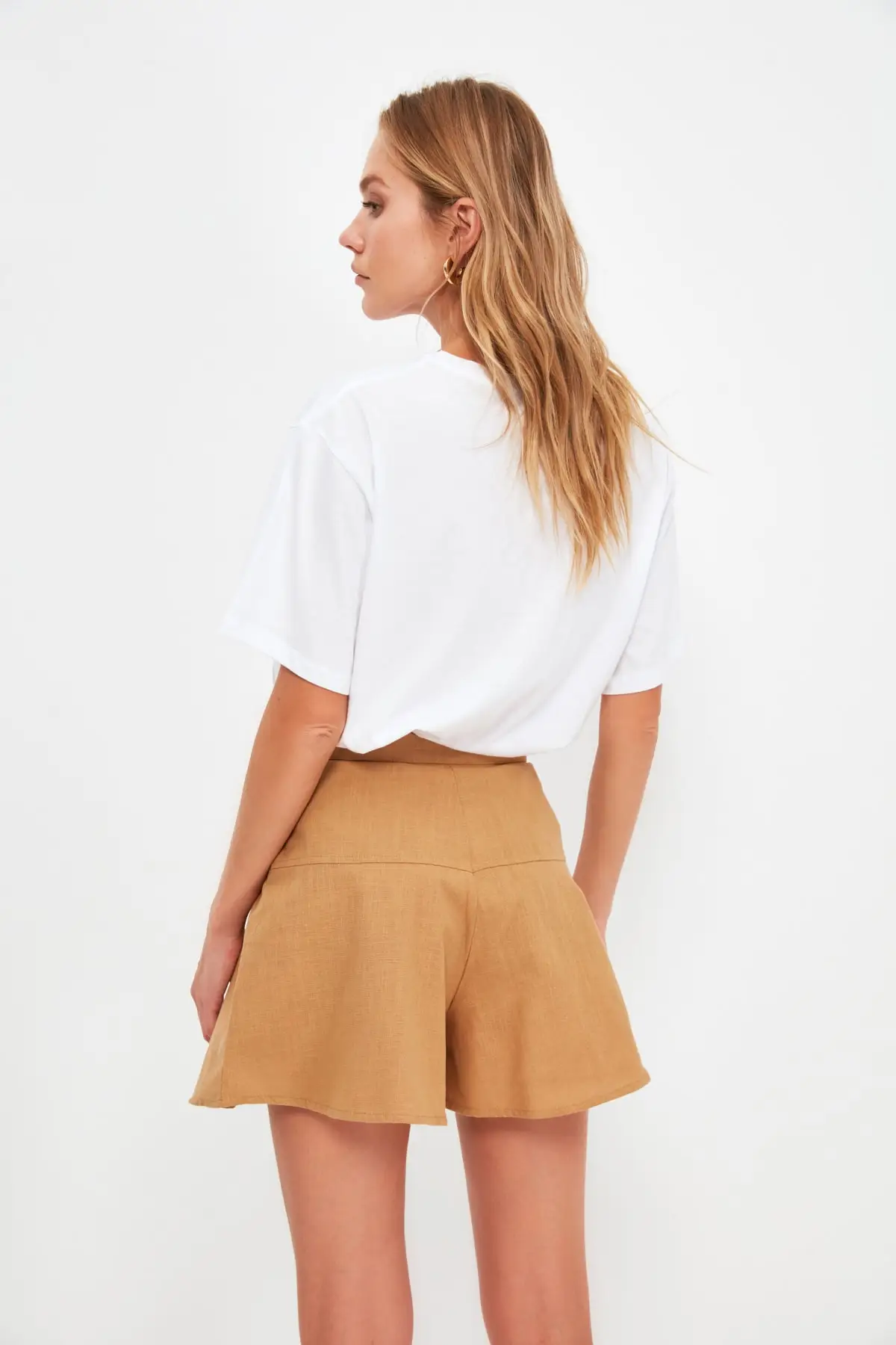 

Trendyol Arched Shorts & Bermuda TWOSS21SR0693