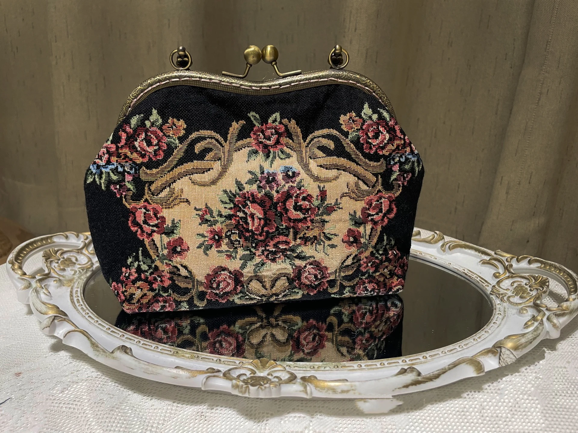 Lost in Vintage Thread Embroidered Bag Metal Handle Petitpoint Clutch Antique Kiss Lock Crossbody Kiss Lock Frame Evening Bag