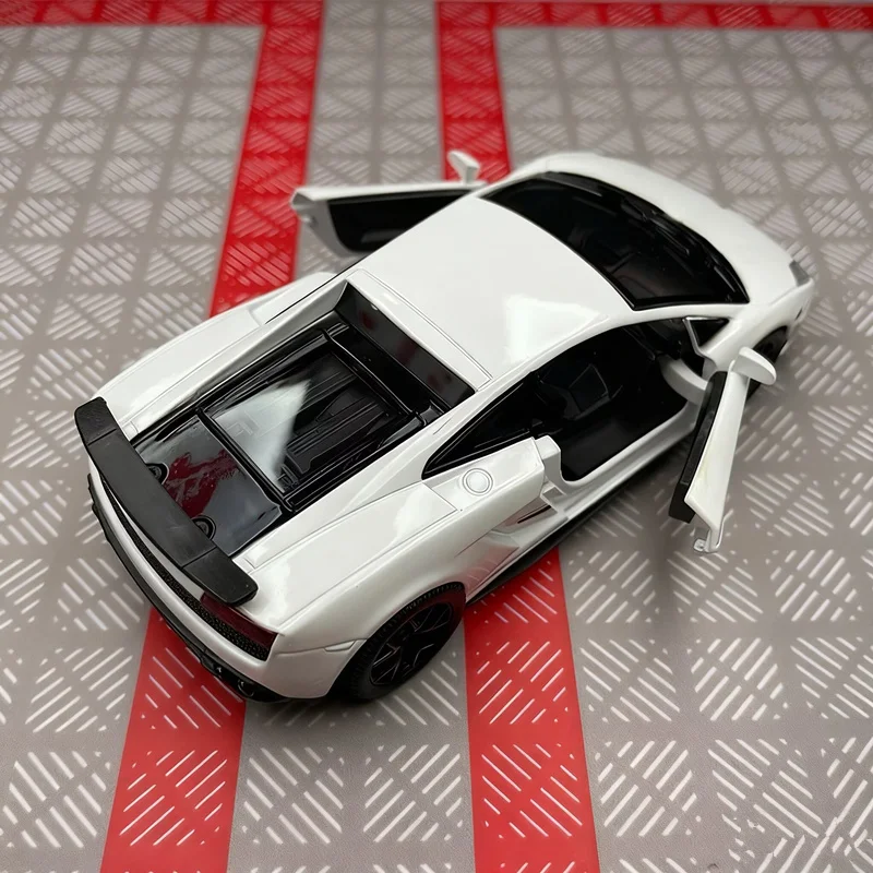 Фото 1/36 Lamborghini Gallardo, классическая модель спортивного автомобиля из сплава, литая под давлением металлическая гусеница, гоночный автомобиль, модель автомобиля, имитация детской игрушки в подарок №3