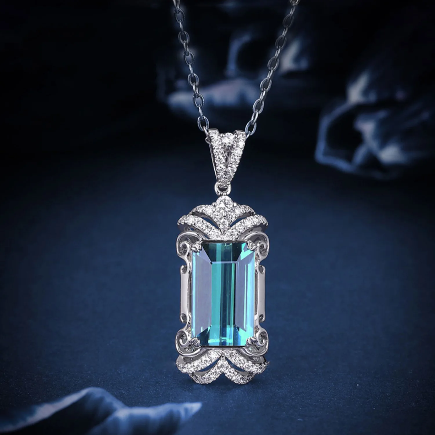 

Luxury Imitated Lake Baikal London Blue Topaz Pendant Necklaces For Women Silver Color Necklace Vintage High Quality Jewelry