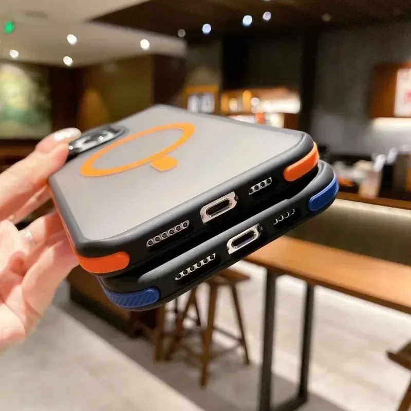 Магнитный роскошный матовый полупрозрачный противоударный чехол для iPhone 16 15 14 13