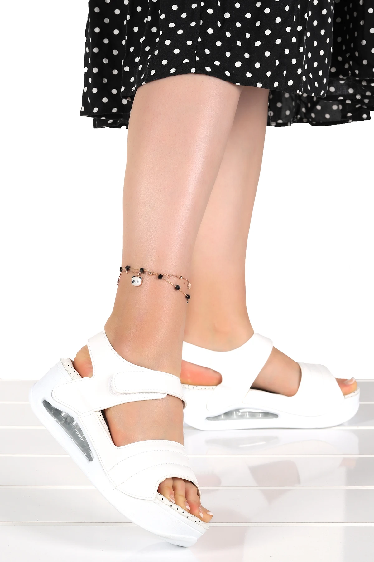 

Wogo Clst 6064 daily Air massage sole women sandals slippers