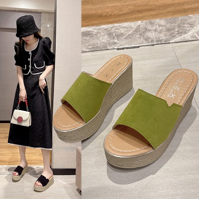 

2022 Summer Platform Women Slipper Fashion Flat Heel Clip Toe Slip On Flip Flop Outdoor Casual Beach Slides2022 Spring Women