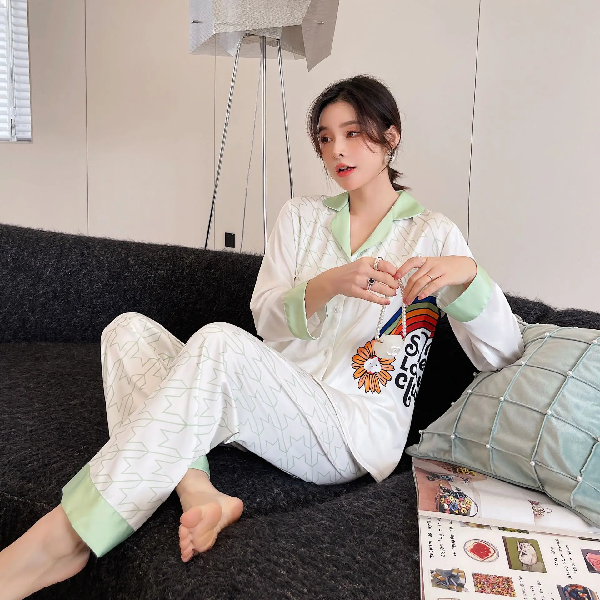 Loose Lapel Pajamas Women's Ice and Snow Silk New Printing Suit Long-sleeved Trousers Cardigan-style Silk Homewear