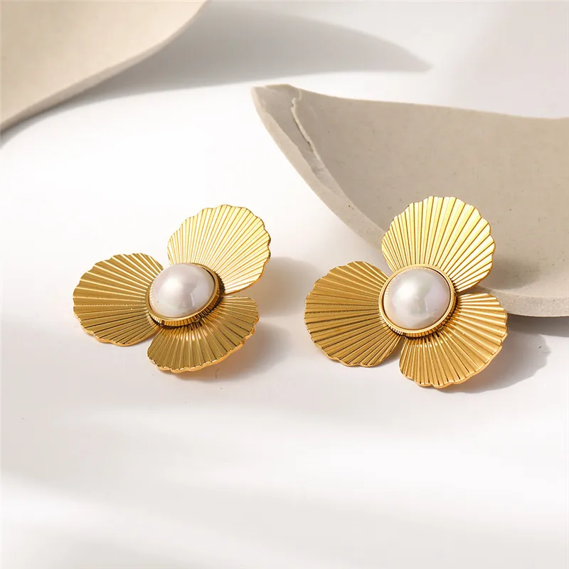 

New Pearl Flower Titanium Steel Stud Earrings For Women High-End Sense Exaggerated Jewelry Wholesale In Europe And America