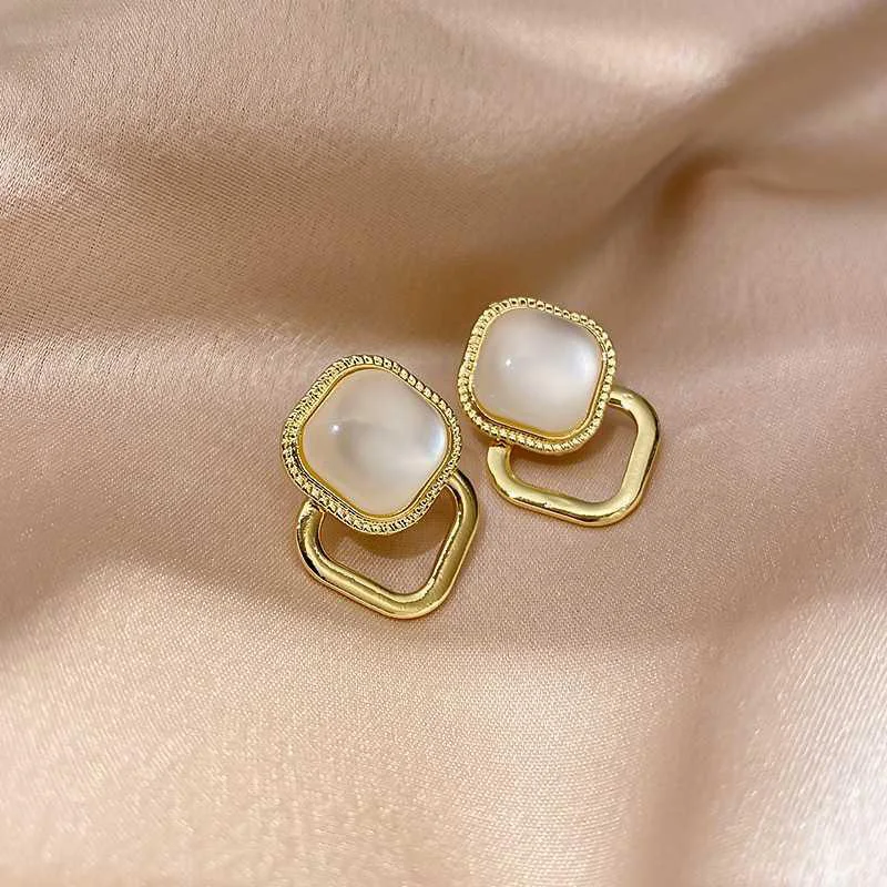 

Geometric Square Opal Earrings for Women Trendy Jewelry Simplicity Stud Earrings Female Hollow Out Earrings Delicate Ear Studs