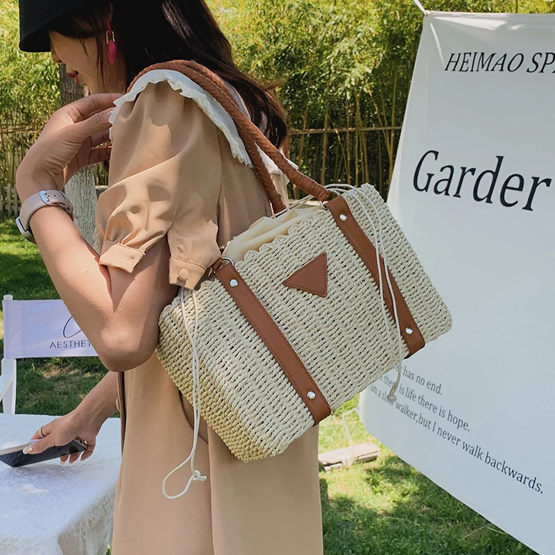

Contrast Color Ladies Handbag Beige Straw Bag Personality Summer Trend Beach Bag One Piece Wholesale