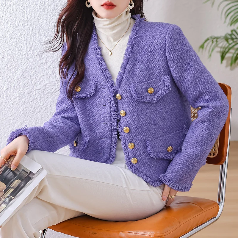 Рисунок 4 - Женская твидовая куртка с V-образным вырезом