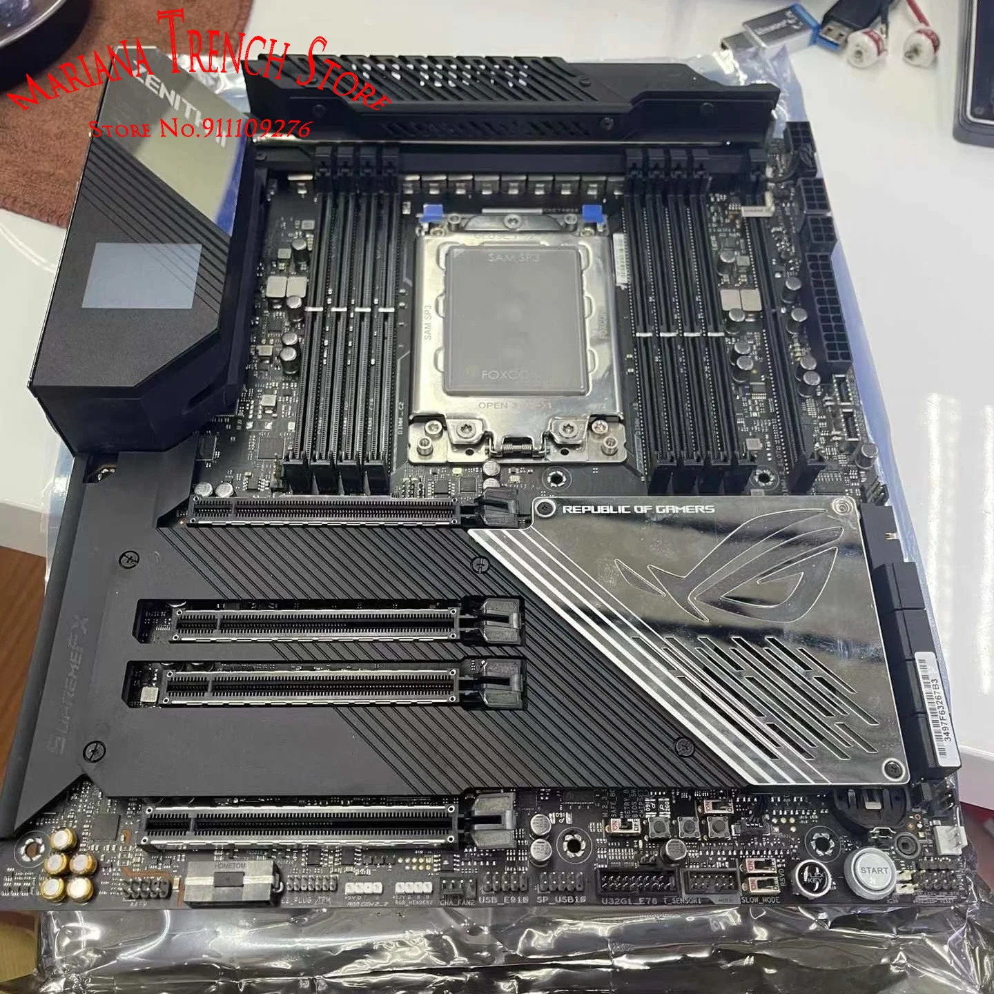 

ROG Zenith II Extreme for ASUS E-ATX Gaming Motherboard Z2E Socket sTRX4 Support Threadripper 3960X 3970X 3990X