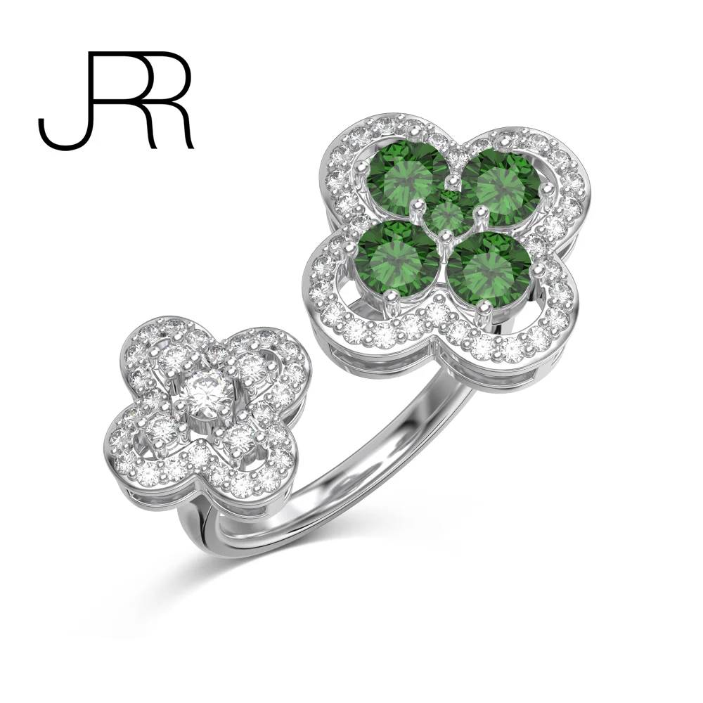 Женское кольцо из серебра 925 пробы с изумрудами