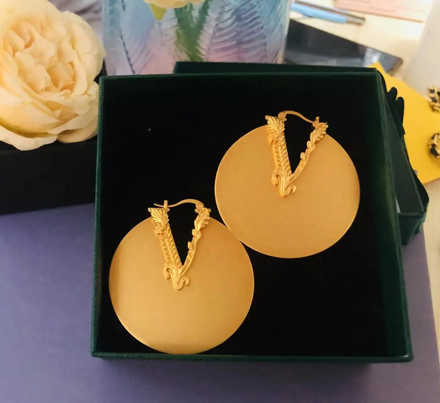 

Fashion personality exaggerated round piece earrings