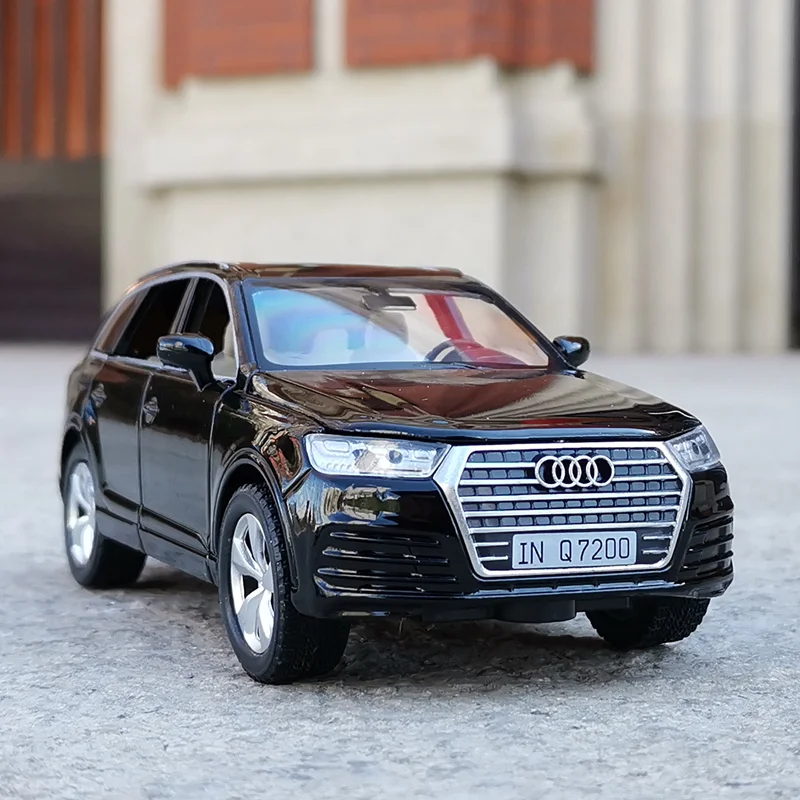 

1:32 модель автомобиля AUDI Q7 SUV из сплава, Литые металлические игрушечные автомобили, Коллекционная модель автомобиля, имитация звука и светил...