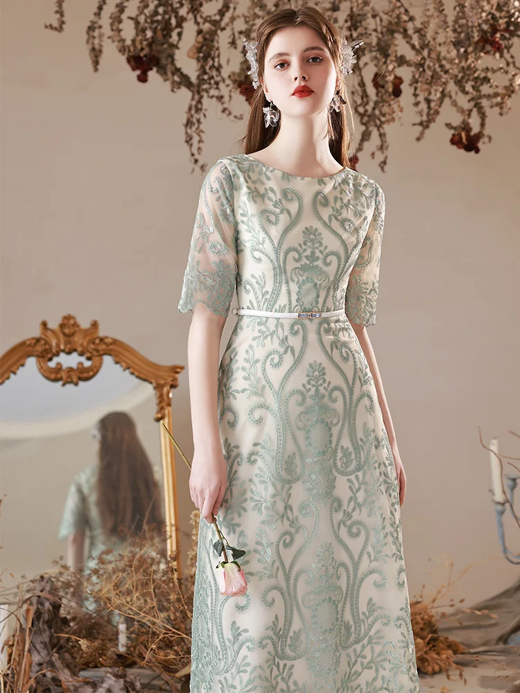 

High end banquet evening dress, female celebrity temperament, light luxury, niche, high-end sense, mother's wedding, happy