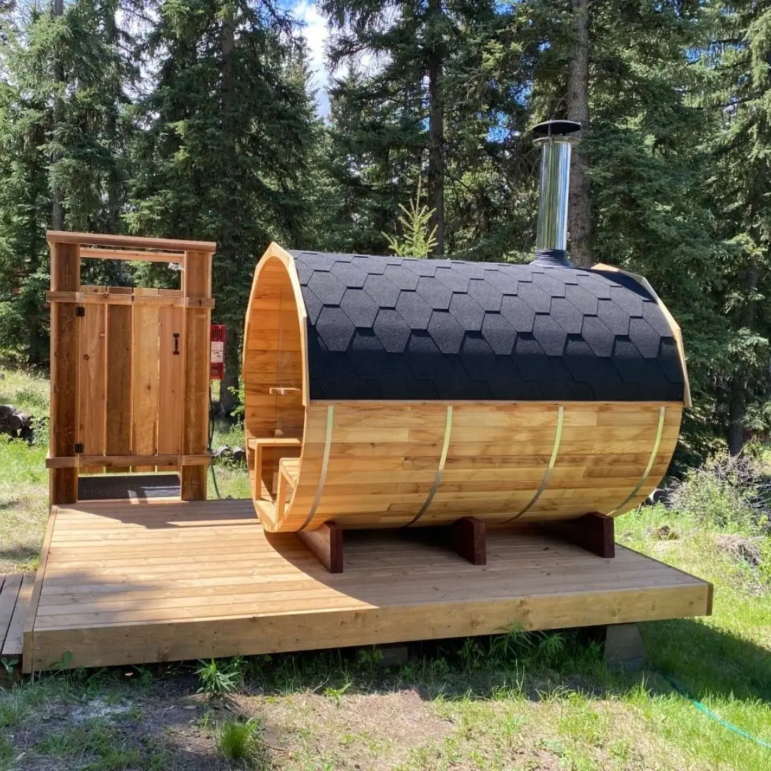 

Outdoor panoramic 6 person red cedar wooden barrel sauna room