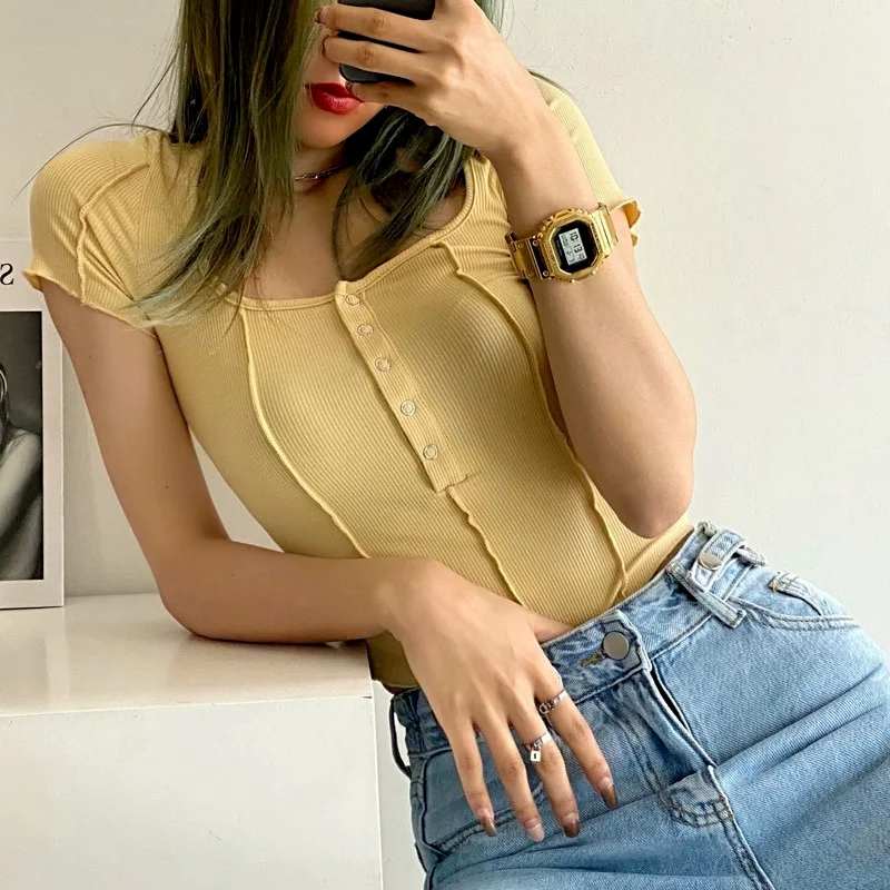 

2022 Summer Hedging Sexy Square Neck Short-sleeved Single-breasted Stitching Ribbed Knit Back Line Fashion Personality T-shirt