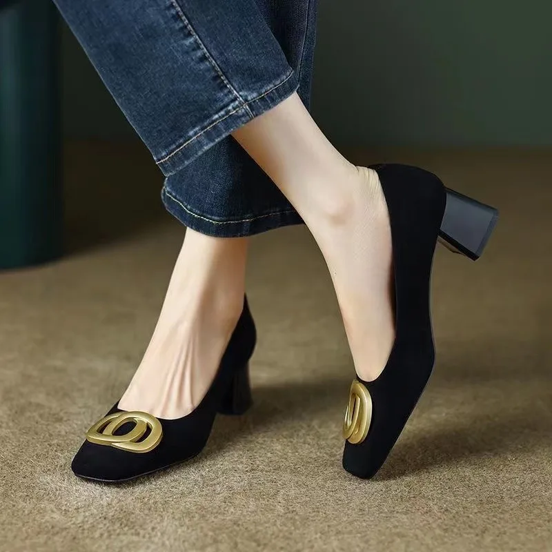 

Женские туфли на высоком каблуке, сезон весна-лето 2023, модные черные бархатные туфли без застежек с квадратным носком, классические туфли на...