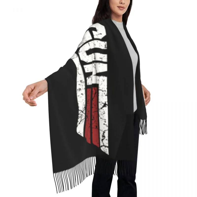 Рисунок 4 - Винтажный шарф с принтом пистолета