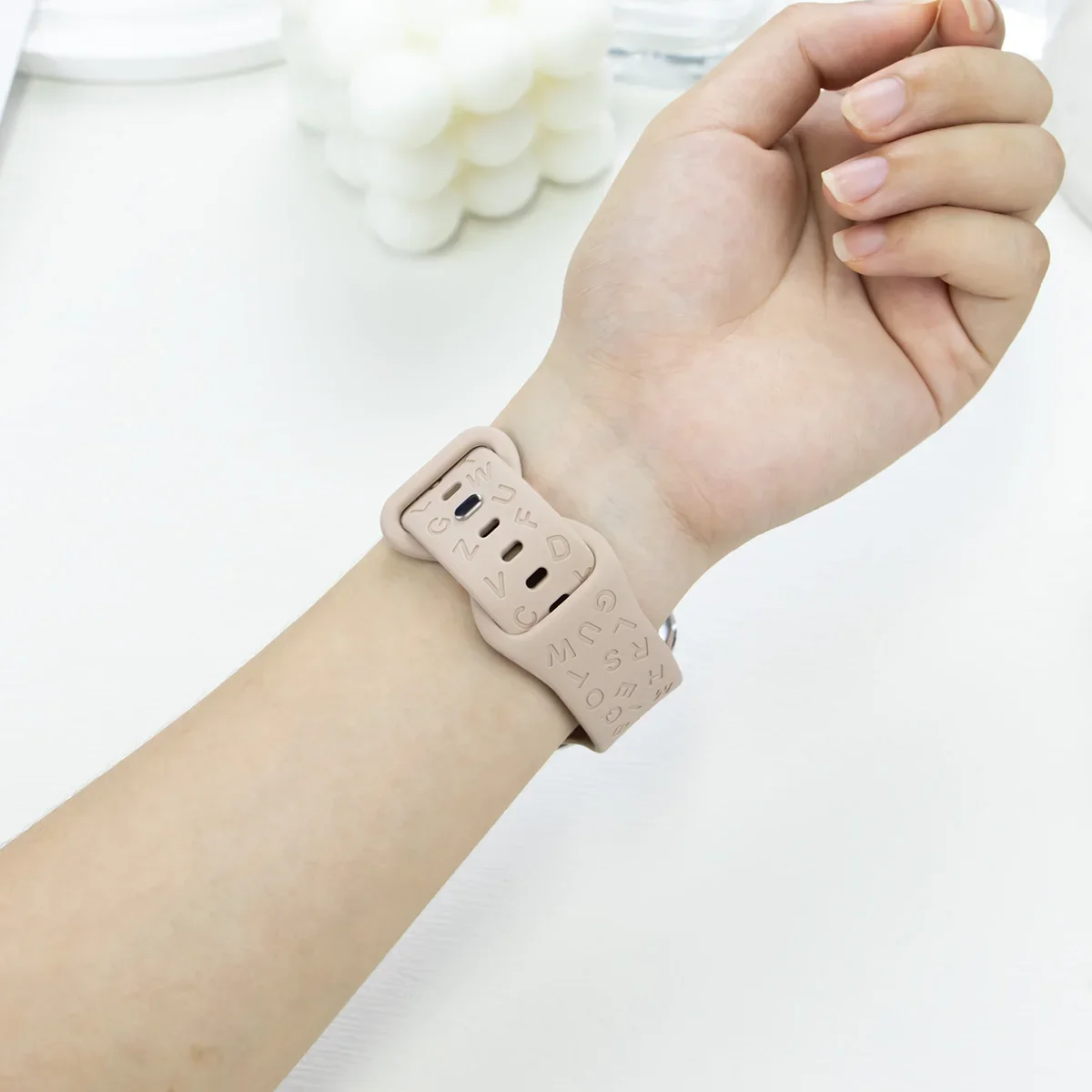 Браслет с буквами для Apple Watch