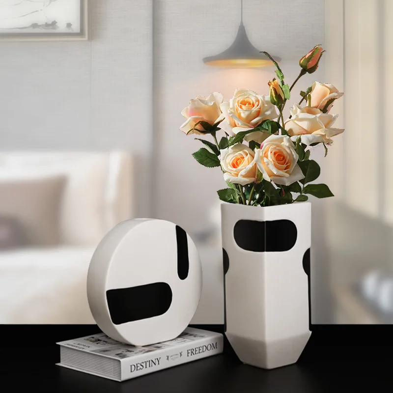 

Modern Black and White Stitching Ceramic Vase Living Room Office Decoration Irregular Flower Arrangement Vase Home Decor