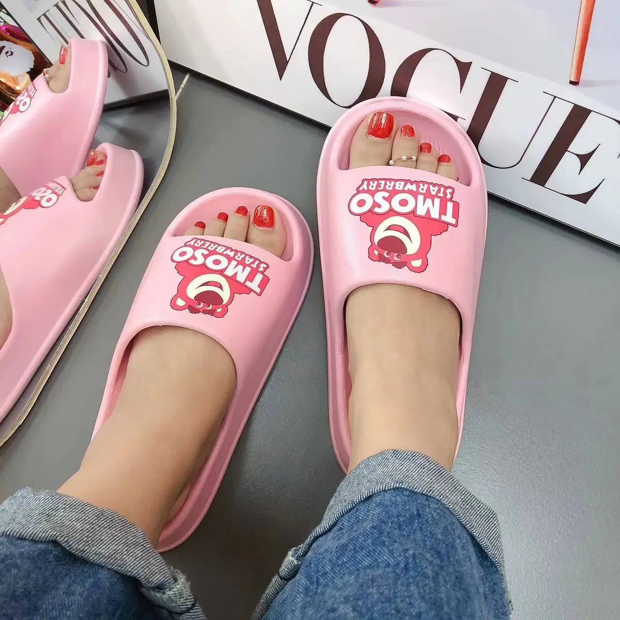 Disney 2023 new Strawberry Bear Couple Sandals Ultra Light Eva Material Cartoon Cute Women's Indoor Bathroom Non-slip Slippers