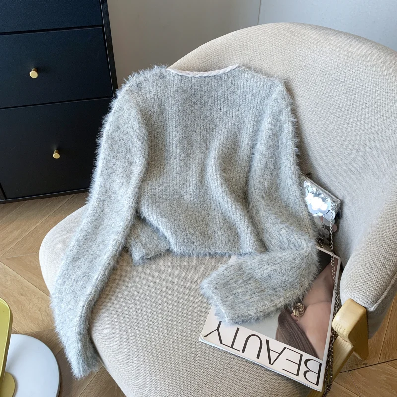 Тонкое пальто из искусственного меха во французском стиле женское зимнее 2025 года