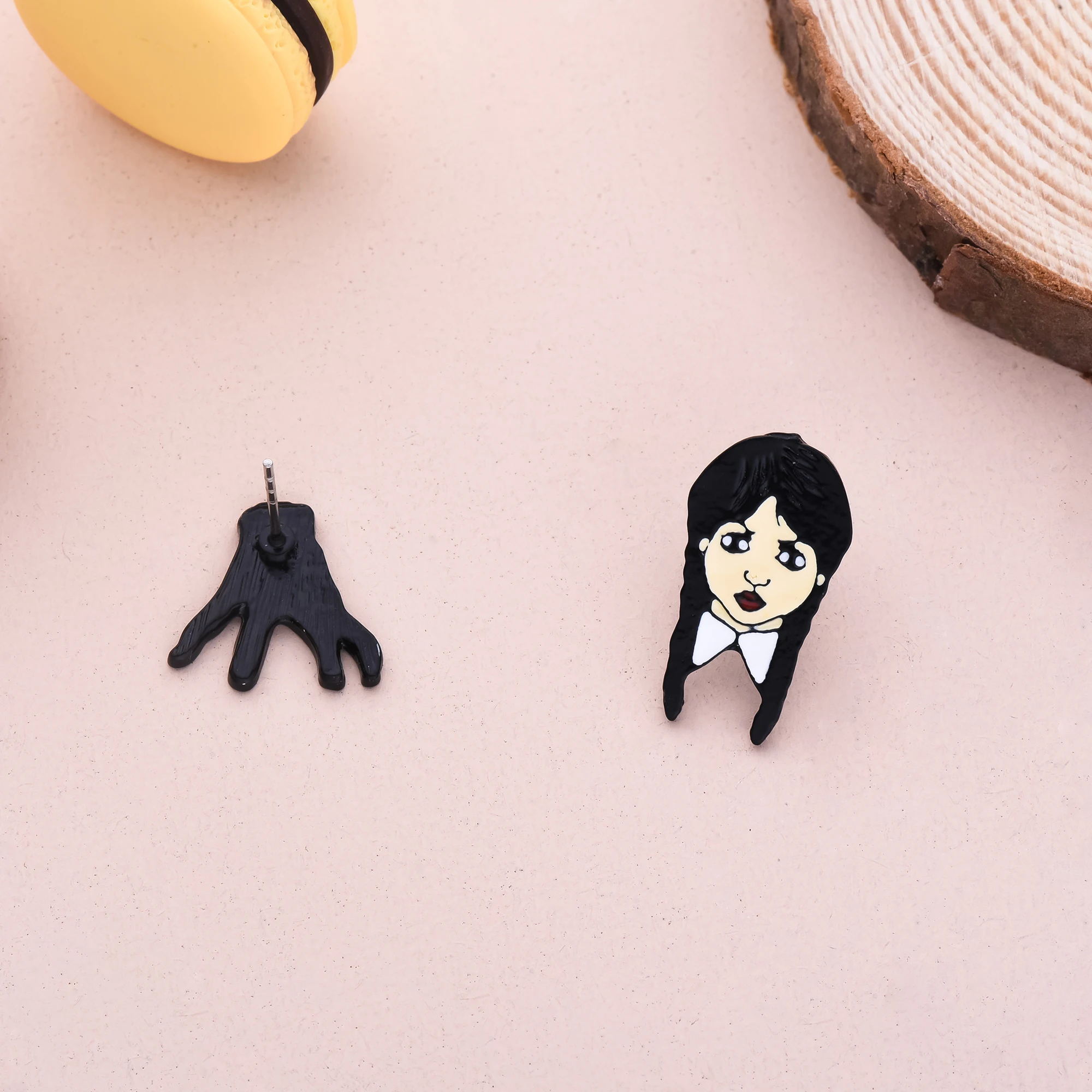 New Classic Movie Wednesday Addams Stud Earring Gothic Punk Severed Hand Metal Earrings Woman Jewelry Addams Family