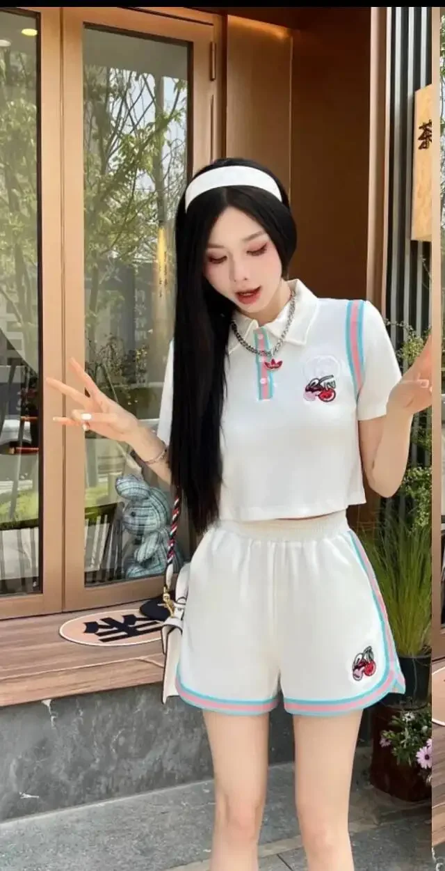 Женский трикотажный костюм из двух предметов тонкий спортивный свободного