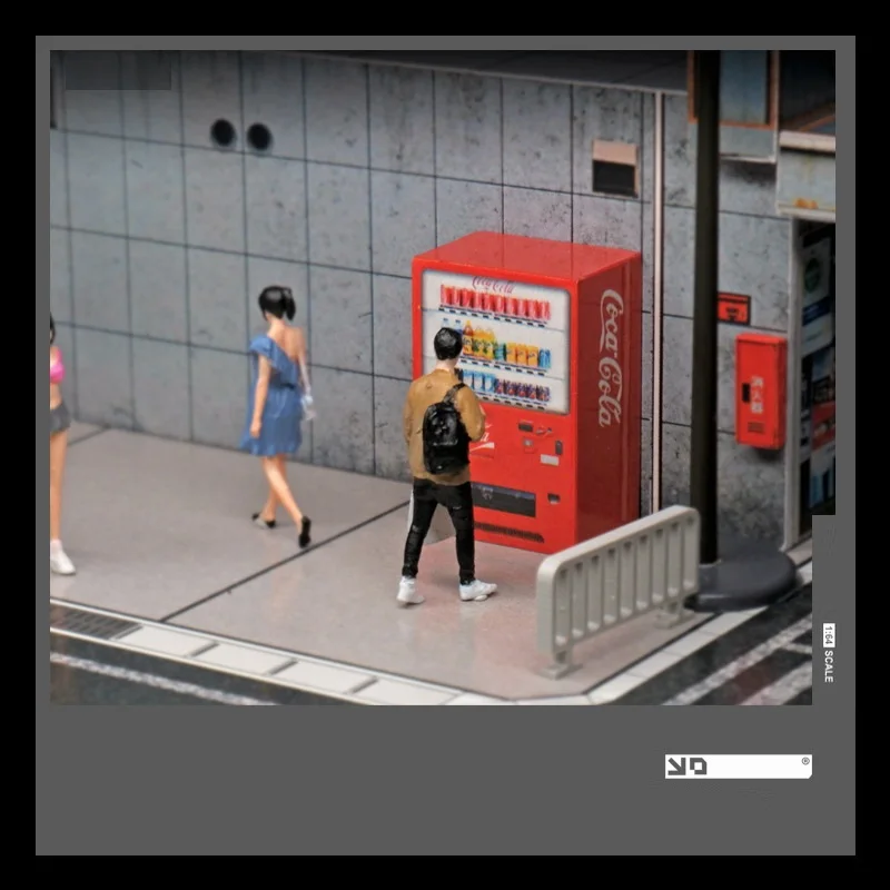 

1: 64 Doll Handmade Boy Carrying a Bag Colored Figure for Diorama