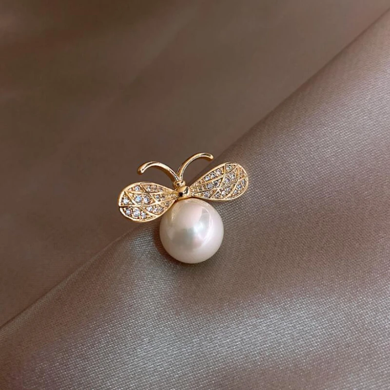

9 Types Bee Pearl Flower Bow Snowflake Star Button Opal Brooches for Women Fixed Clothes Small Pins Neckline Decoration Jewelry