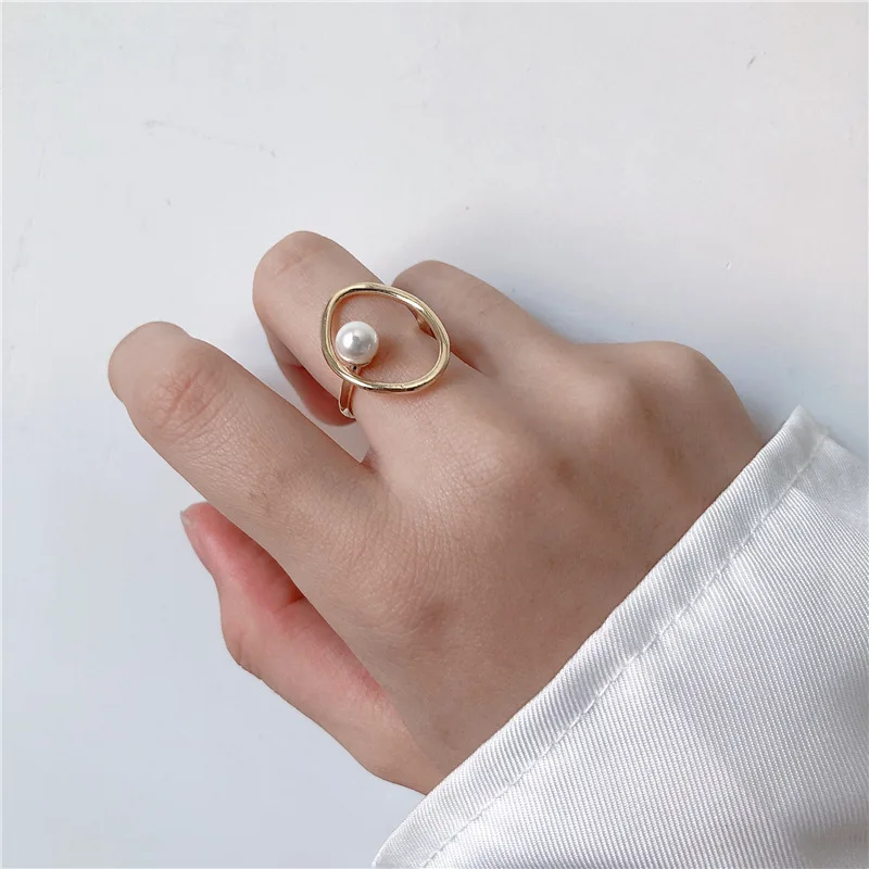 

Vintage Imitation Pearls Finger Rings for Women Fashion Simple Hollow Geometric Exaggeration Fine Jewelry Engagement Adjustable