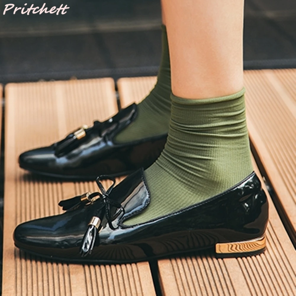 

Женские туфли на плоской подошве, с острым носком, без застежки, на металлическом каблуке