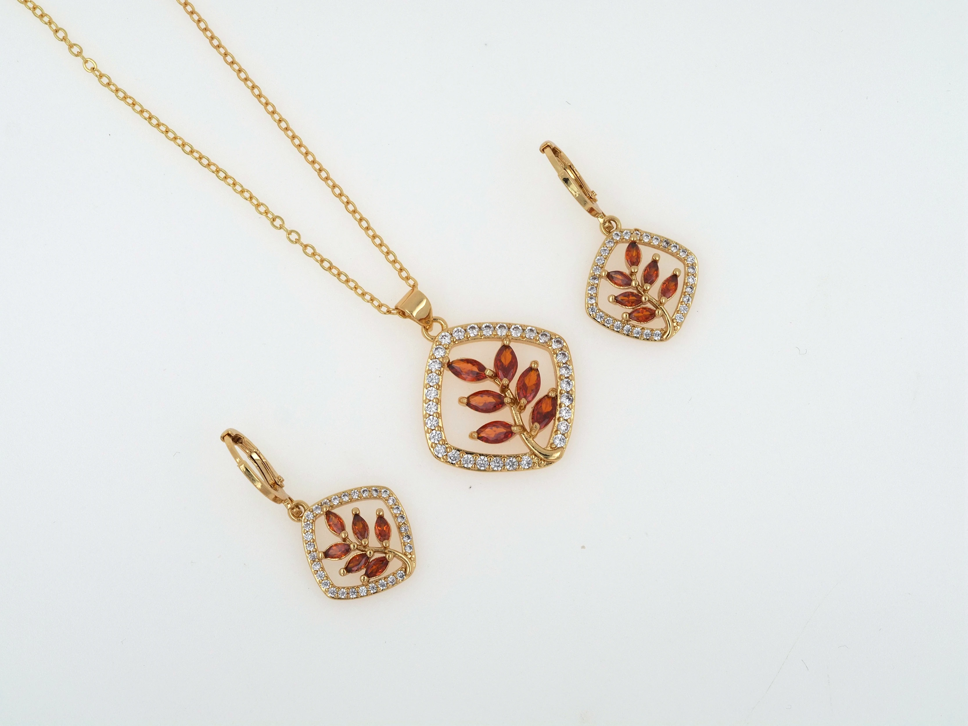 

Leaf Pendant Dangle Necklace and Earring Jewelry Set Fashion Gifts for Women Girls