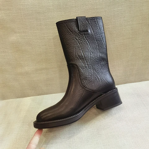 2026 Новая зимняя женская обувь, ботинки до середины икры из натуральной кожи, модная обувь на толстом каблуке с круглым носком, зимние черные ботинки на платформе в стиле ретро