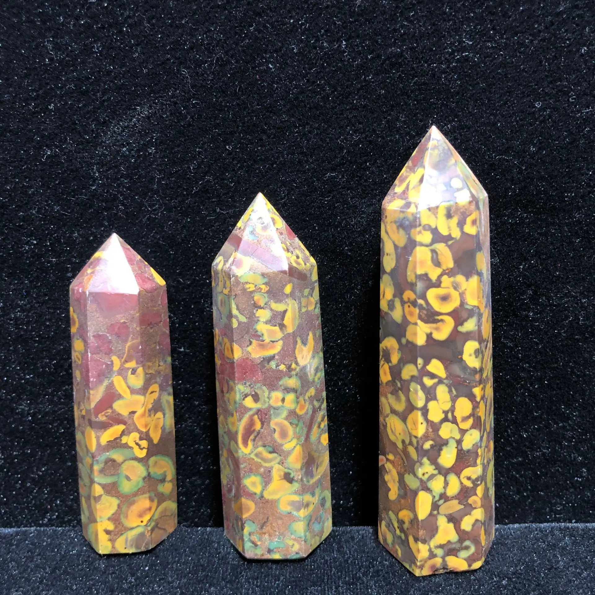

Natural Lotus Leaf Hand-Polished Point Feng Shui Reiki Healing Crystals Quartz Mineral Tower Home Decoration Stone Points