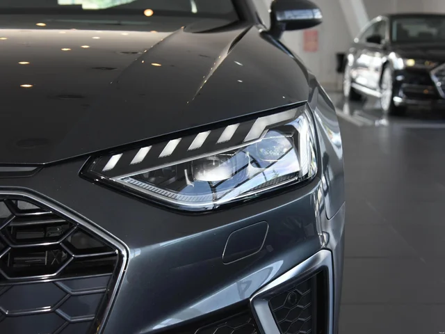Audi q7 2020 матричные фары