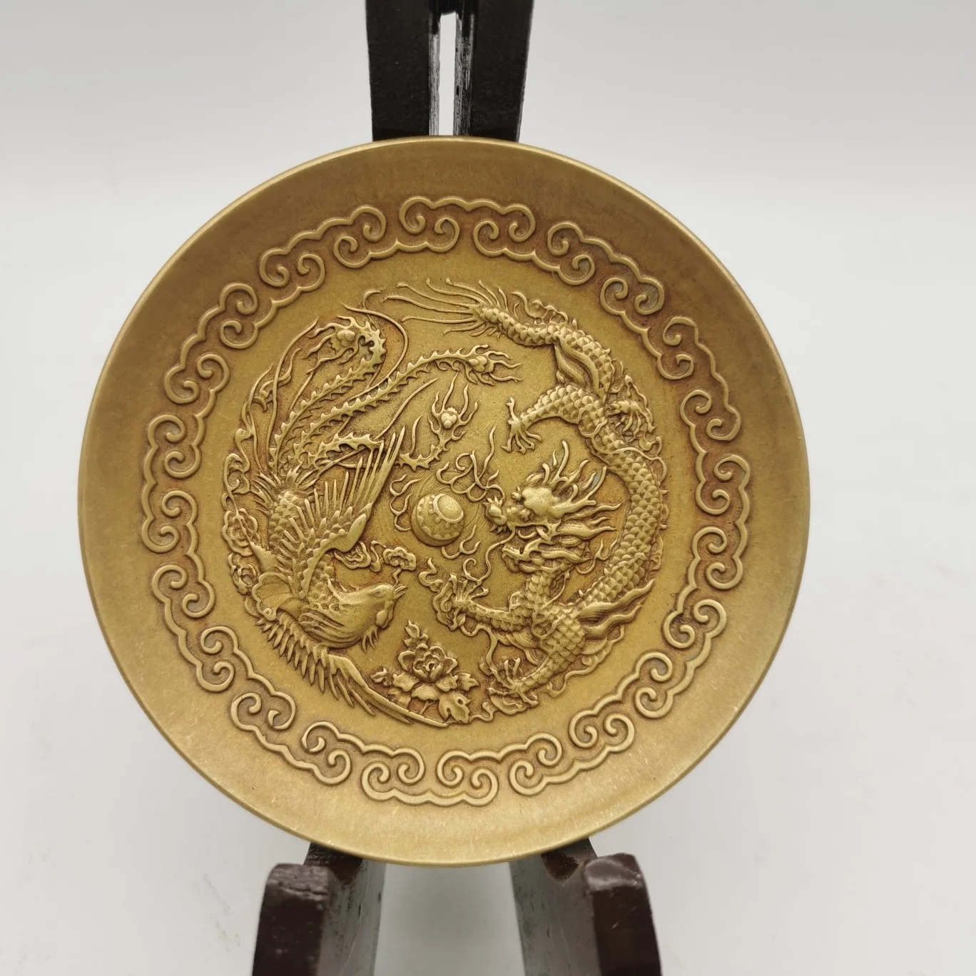 

Free Delivery China Elaboration Brass Carving Propitious “ Dragon And Phoenix” Disc Metal Crafts Home Decoration