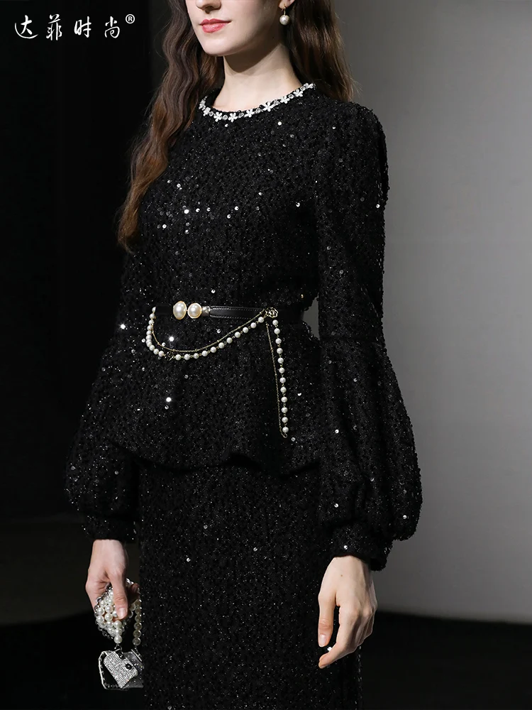 Рисунок 3 - Женский костюм-двойка с юбкой