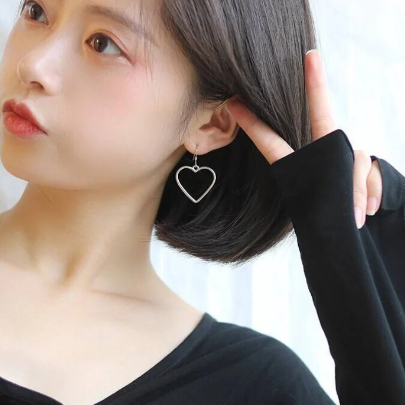 Женские Полые геометрические милые золотые серьги в форме сердца для друзей