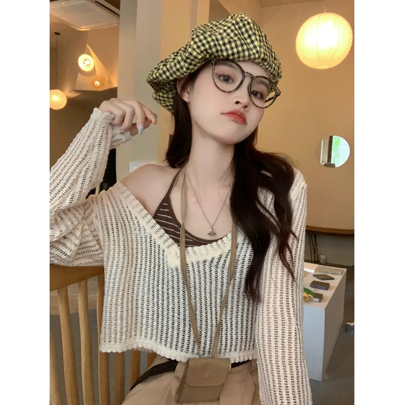 

Трикотажный женский топ с V-образным вырезом и длинным рукавом