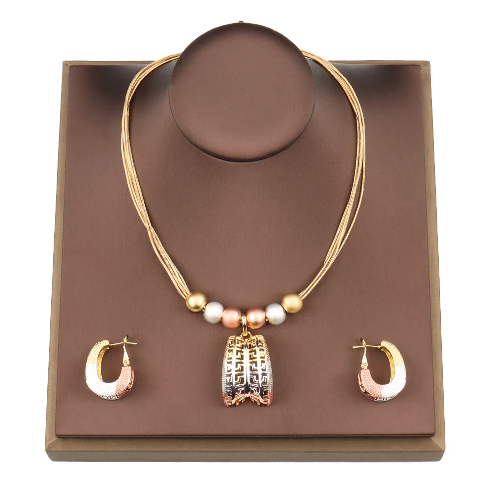 

Dubai Gold Color Jewelry Sets Hoop Earrings and Pendant Necklace Set For Weddings Bride Gifts Nigerian Colored Beads Jewellery