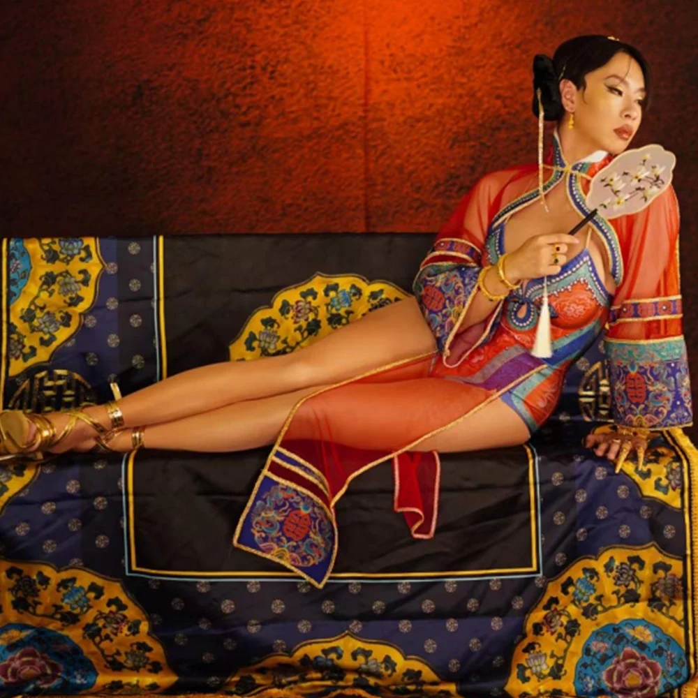 Женское Кружевное боди на бретельках с открытой спиной |