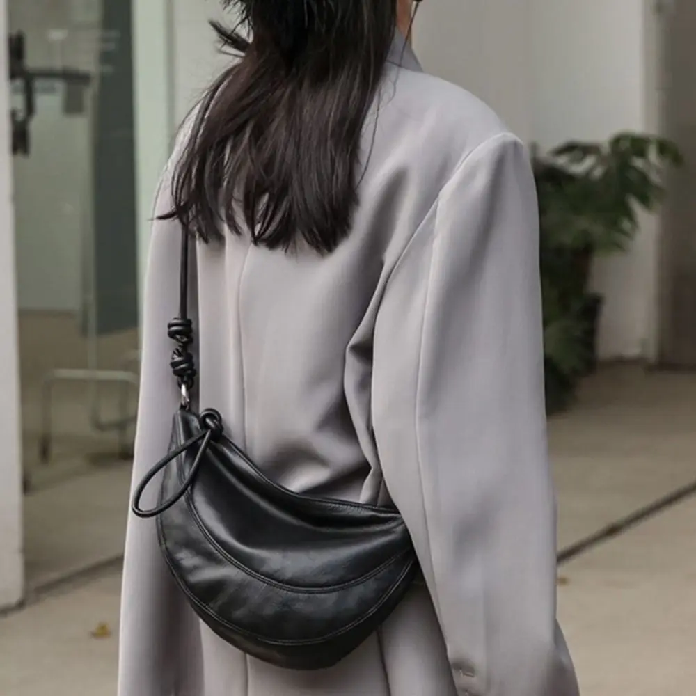 Сумка на плечо женская из экокожи однотонный саквояж большой вместимости с