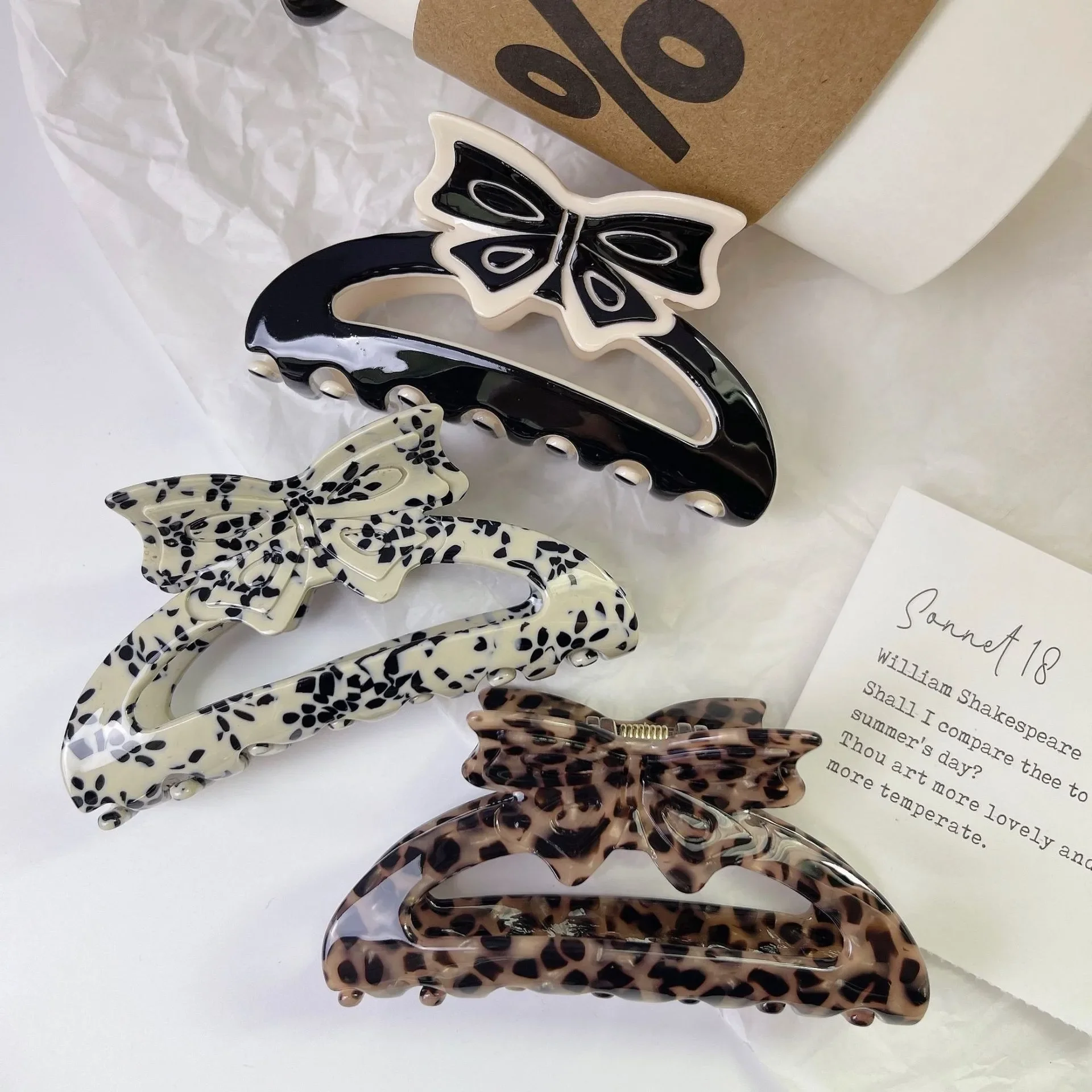 Рисунок 4 - Новинка кремовый бант заколка для