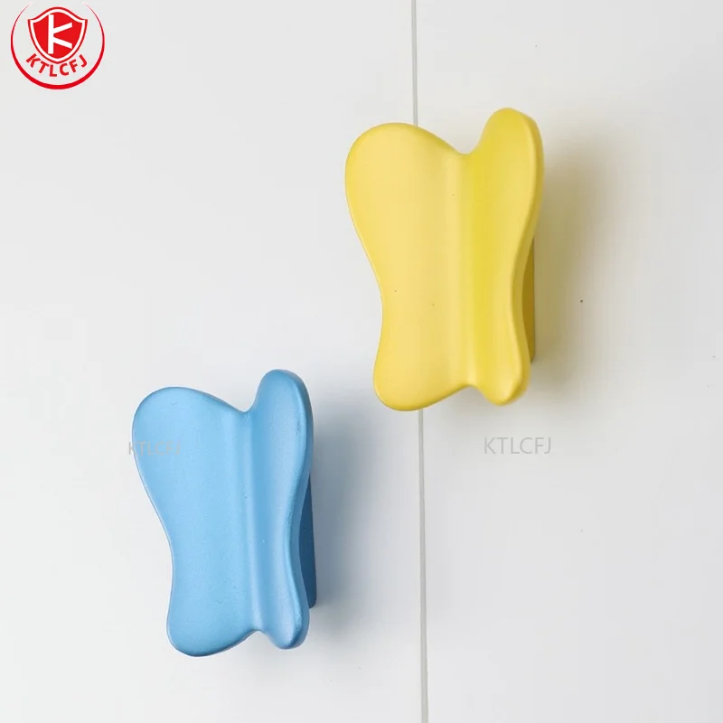 Купи Gold/Silver/White/Blue/Yellow/Pink Butterfly For Cabinets Drawers Child Door Baby Cupboards Children Kids Room Furniture Handles за 193 рублей в магазине AliExpress