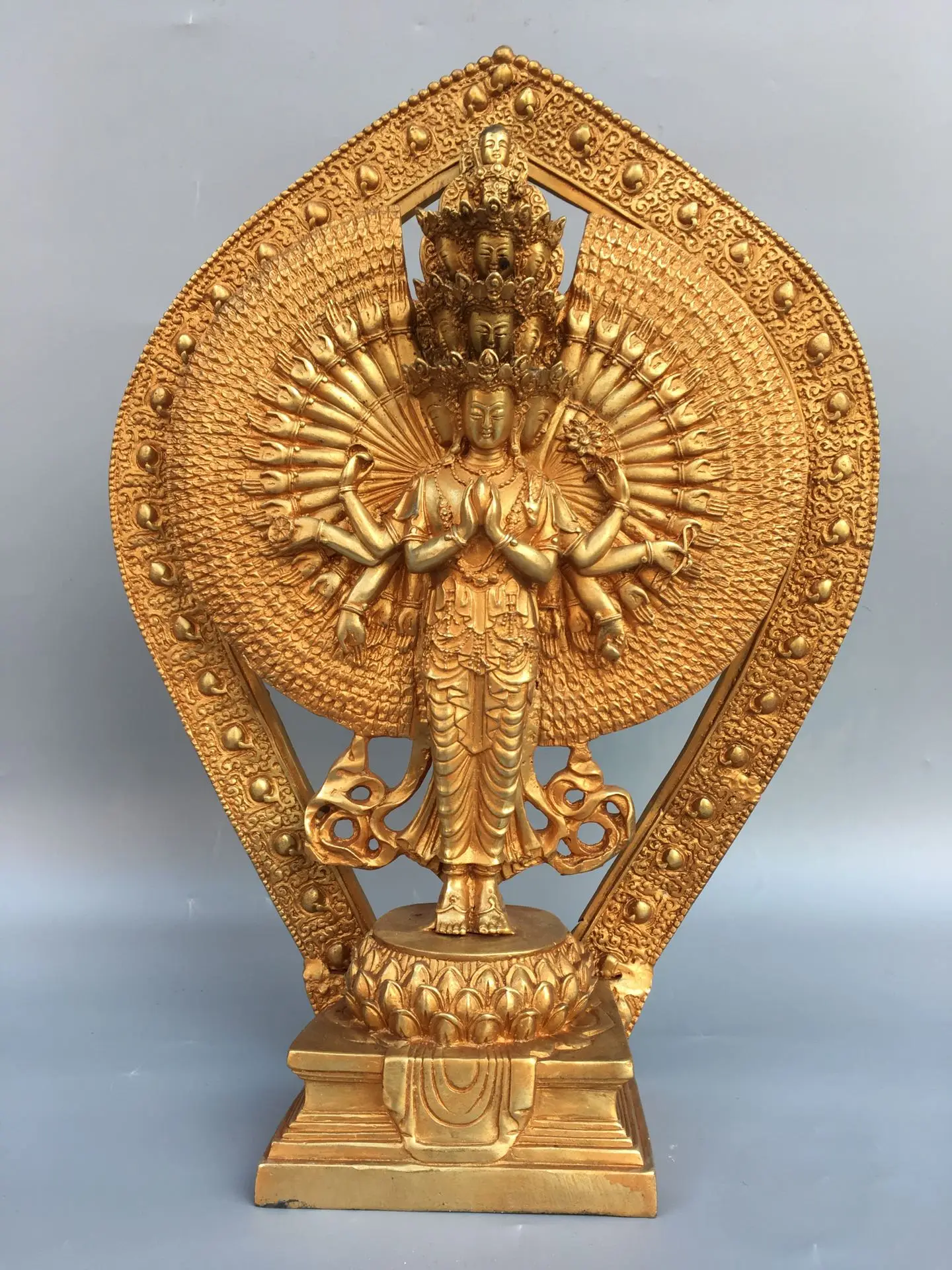 

15"Tibetan Temple Collection Old Bronze Gilding Thousand handed Guanyin Bodhisattva Backlight Lotus Platform Worship Hall