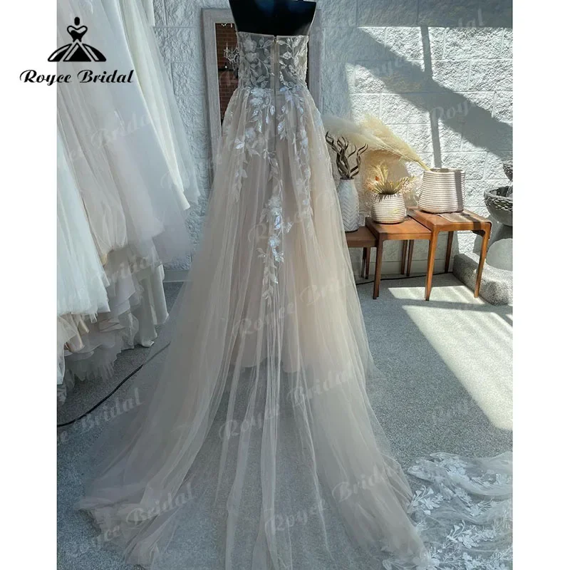 Гражданское свадебное платье в стиле бохо цвета шампанского с блестящим