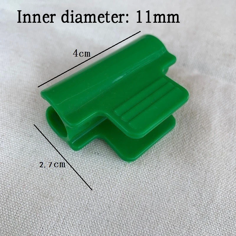 

Зажимы для теплицы из пластика зелёного цвета