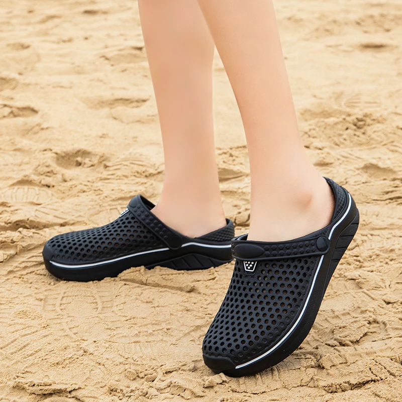 

Sandals for Women Men Breathable Beach slippers Shoes Fashion Garden Clog Aqua Shoes Trekking Wading Size 36-45 sandalias hombre